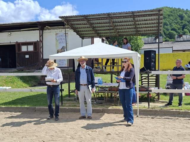 d75555e5-108b-4cd9-a646-60275063eb50